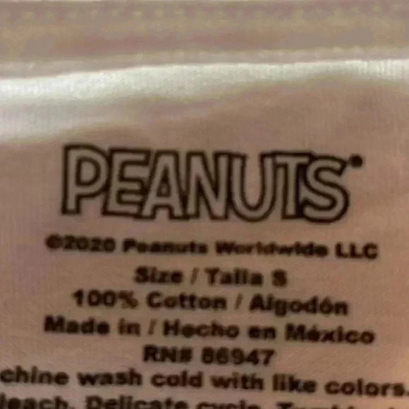 Peanuts Halloween T-shirt size small. - Picture 4 of 4